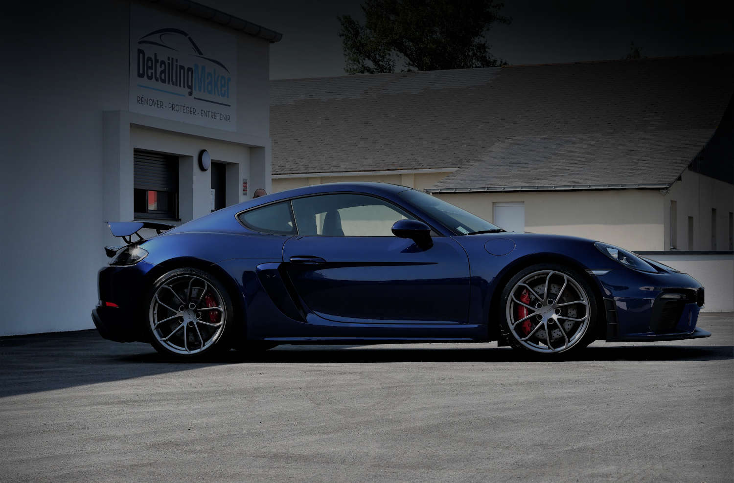 Porsche 718 Cayman GT4