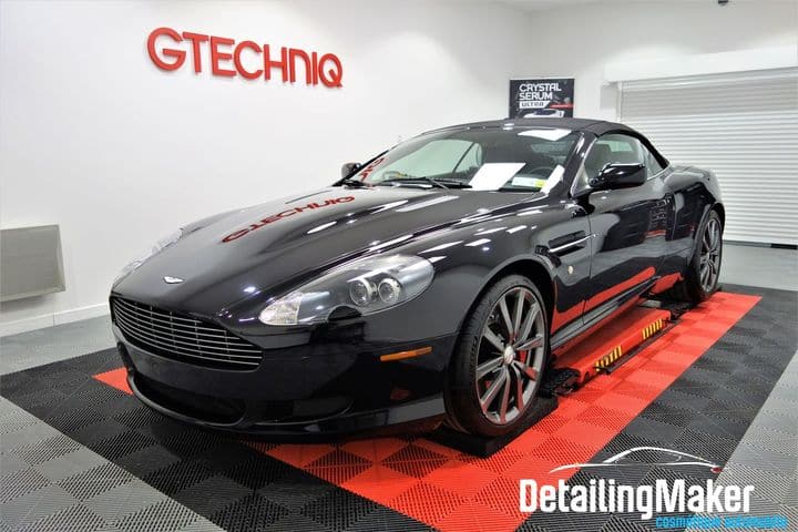 Detailing Aston Martin DB9