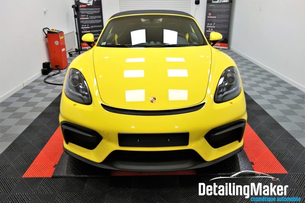 porsche 718 spyder jaune