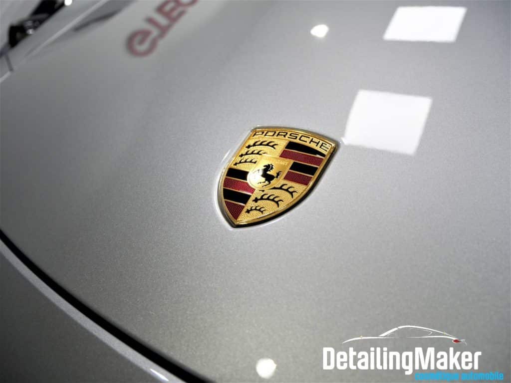 logo capot porsche