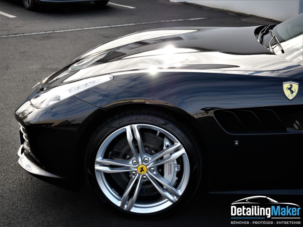Poly lustré Ferrari