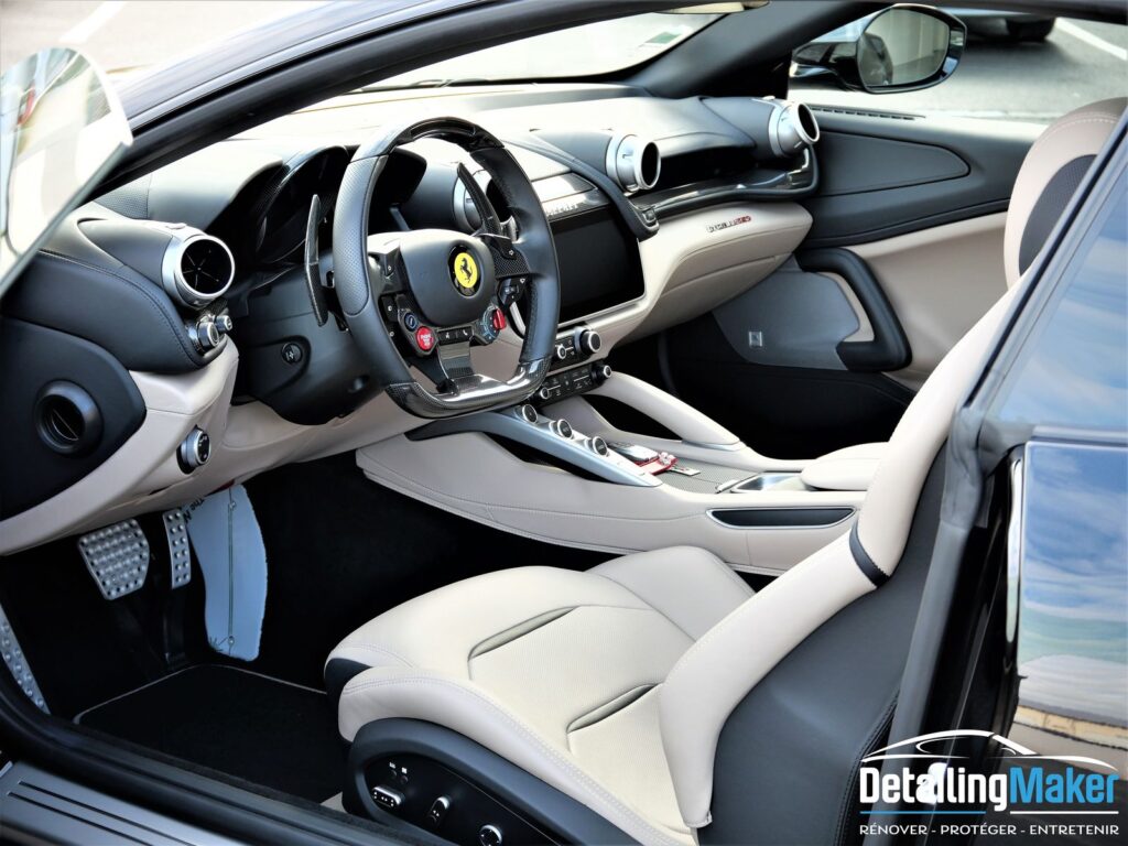 intérieur Ferrari GTC4Lusso