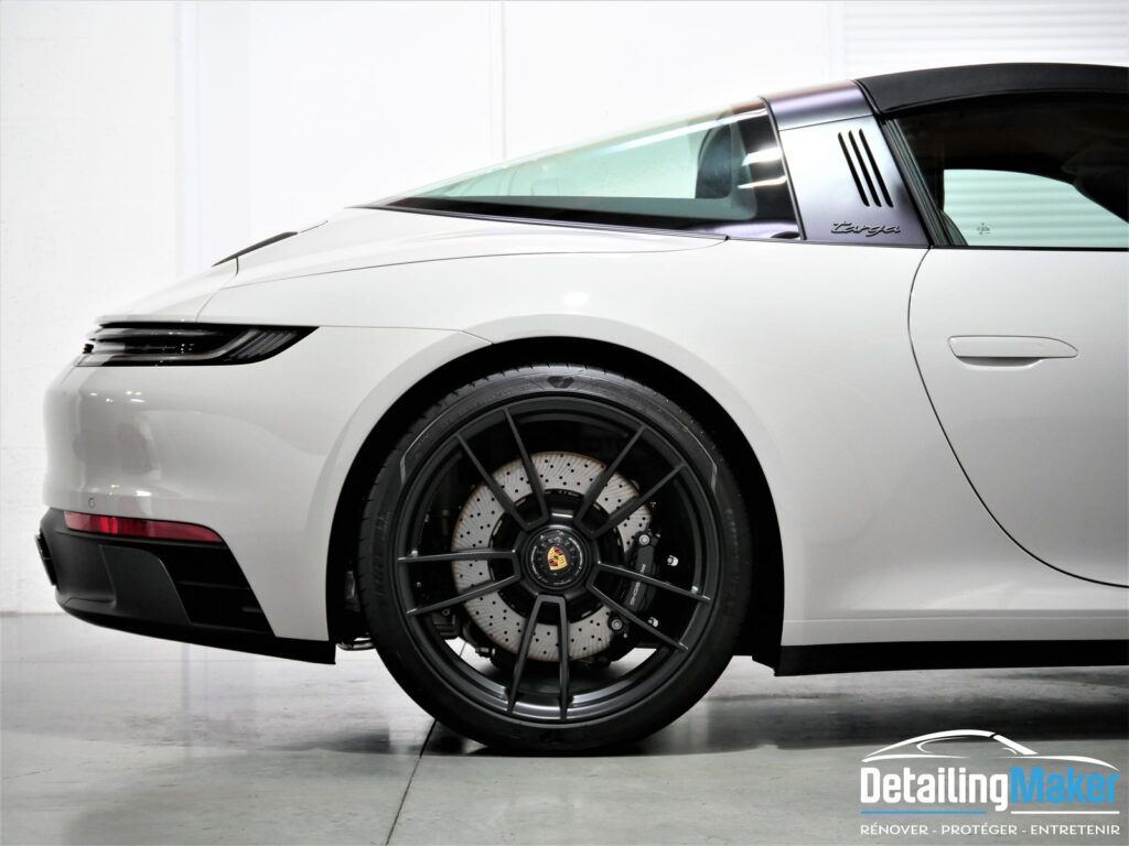 Porsche blanc craie