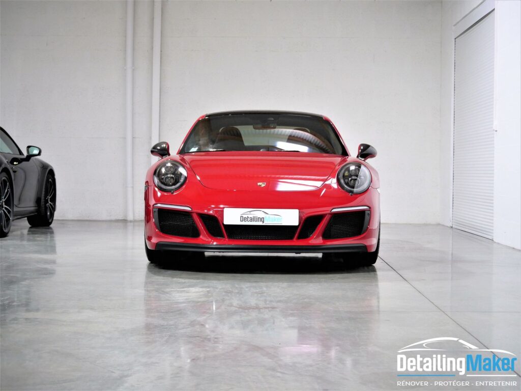 Porsche 911 Carrera GTS