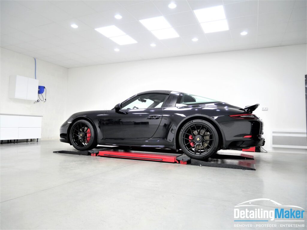 protection carrosserie sur Porsche Targa gts noir